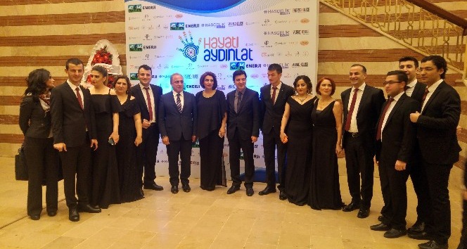BEDAŞ, ‘Hayatı Aydınlat’ projesi kapsamında firma çalışanlarından oluşan Türk Halk Müziği korosu konser verdi