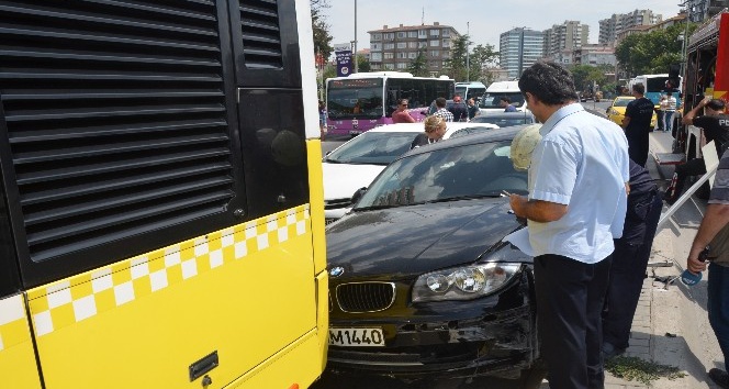 Kadıköy’de zincirleme trafik kazası: 2 yaralı