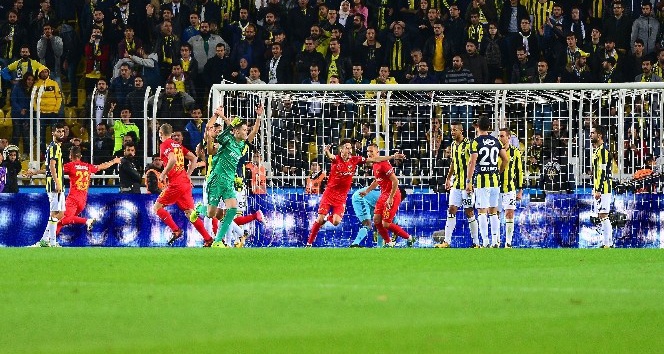 Fenerbahçe, 3. sıraya yükselme şansını tepti