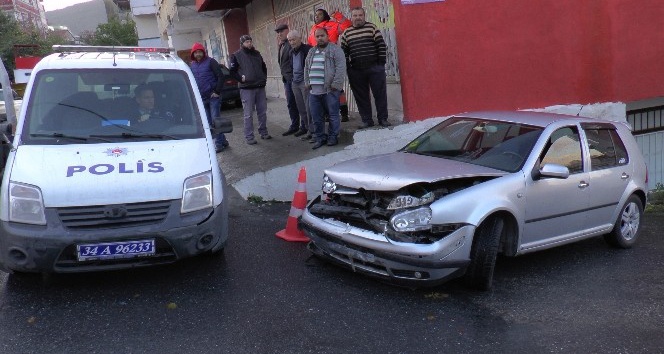 Ataşehir’de bir araç yolda yürüyen yalara çarptı: 2 ölü