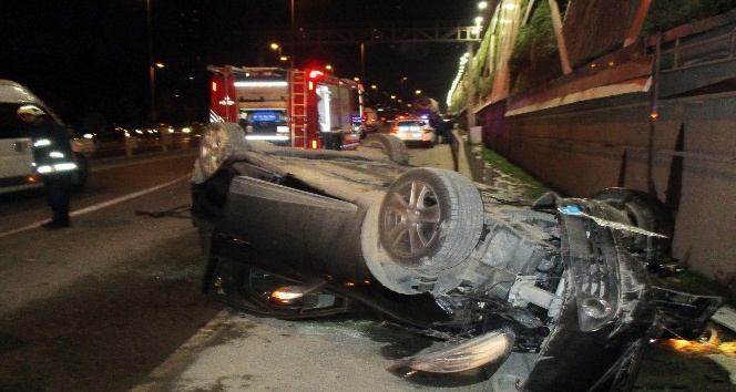 Kadıköy’de bir araç beton dökme aracına çarptı