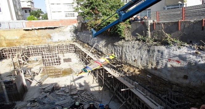 Kadıköy’de bir inşaatta beton mikserinin pompası patladı