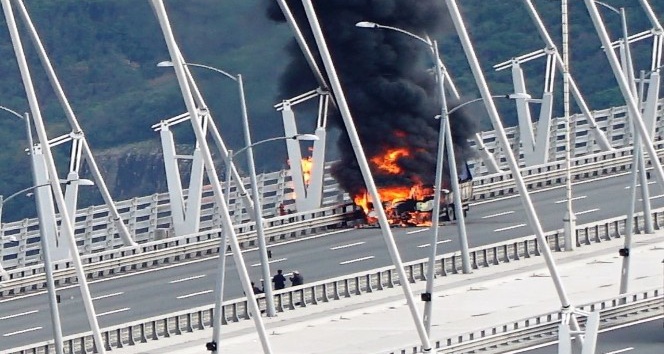 Yavuz Sultan Selim Köprüsü’nde yangın çıktı köprü trafiğe kapatıldı
