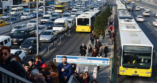 Turnikelerin önünde kart basanların aylık geliri şaşırtıyor
