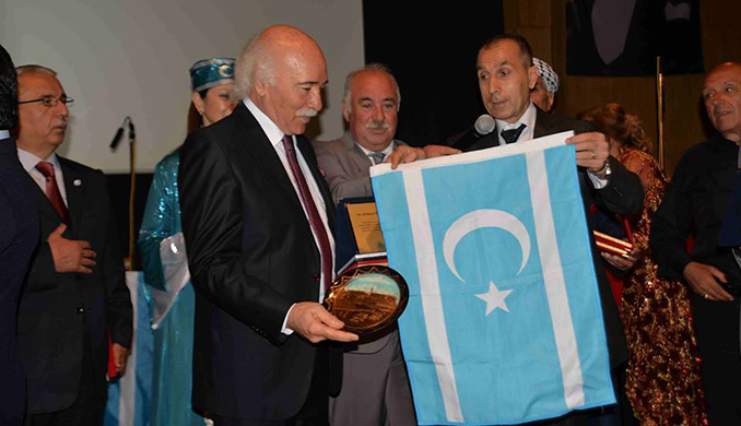 Kerkük Türkü Bayrağını 56 yıldır taşıyan Mehmet Özbek