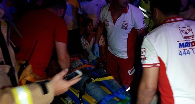 Rampadan inen taksi evin yatak odasına girdi: 2 yaralı