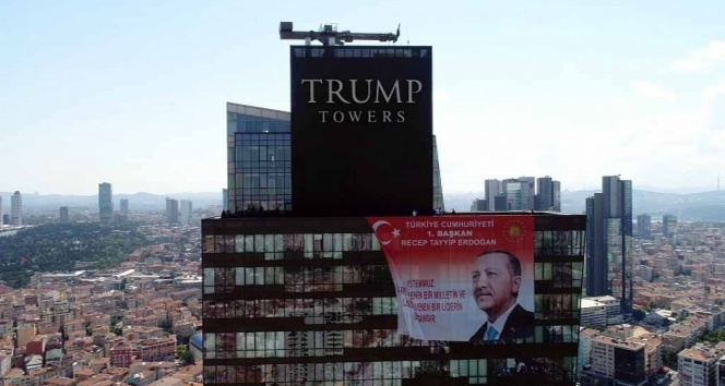 Cumhurbaşkanı Erdoğan’ın posteri, Trump Towers’da