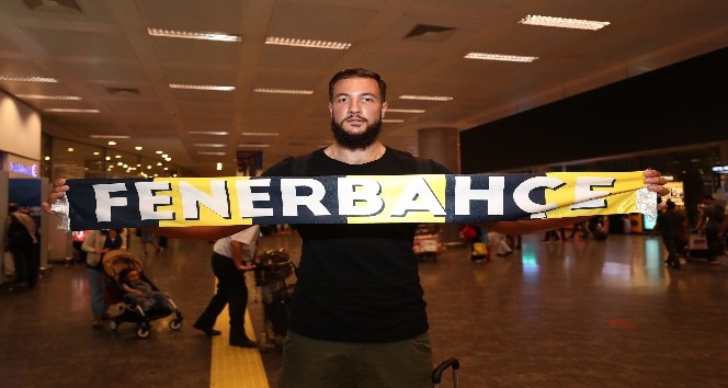 Fenerbahçe Doğuş’un yeni transferi İstanbul’a geldi