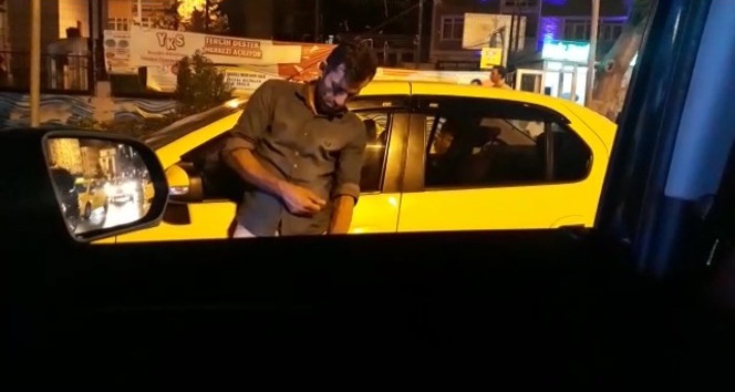 Uyuşturucu madde kullanan taksici aracının başında sızdı