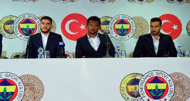 Fenerbahçe’de yeni transferler için tören düzenlendi