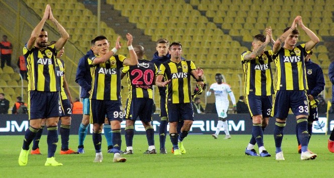 Fenerbahçe 4 maç sonra evinde kazandı