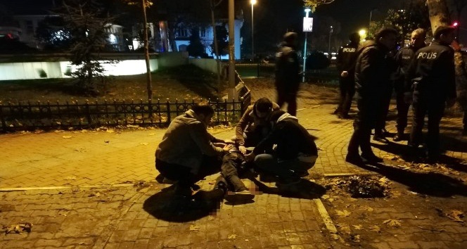 Kadıköy’de bıçaklı kavga:1 yaralı