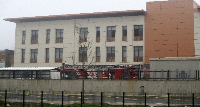 Göztepe’de üniversitede yangın paniği