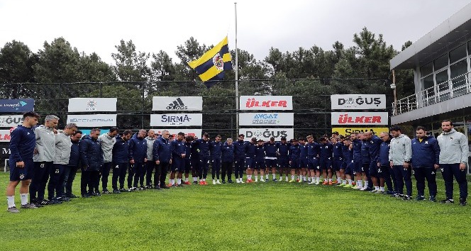 Fenerbahçe’den Can Bartu için saygı duruşu