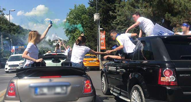 İstanbul’da lüks otomobillerle tehlikeli mezuniyet kutlaması kamerada