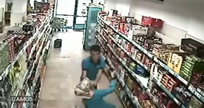 Bir market çalışanı kadın iş arkadaşına saldırdı