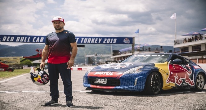 Dünyanın en iyi drift pilotları şampiyonluk için İstanbul’a geliyor