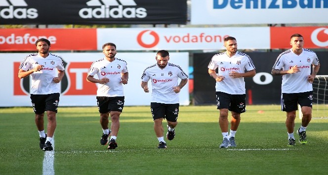 Mohamed Elneny, Beşiktaş ile ilk antrenmanına çıktı
