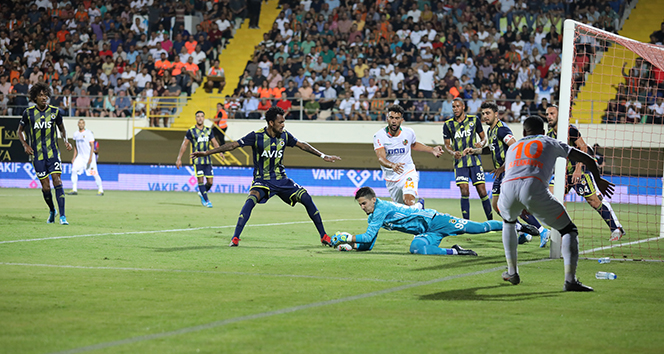 Aytemiz Alanyaspor, Fenerbahçe’yi 3-1 mağlup etti