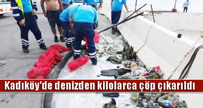 Balık adamlar Kadıköy’de denizden yarım saatte kilolarca çöp çıkardı