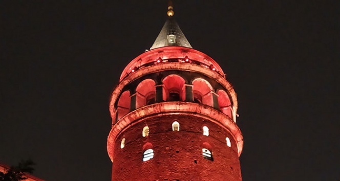 İstanbul’un simgeleri Kadına Şiddete karşı ‘Turuncu’ya büründü