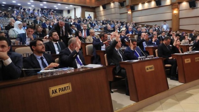 İBB’nin suya zam talebi AK Parti ve MHP oylarıyla reddedildi