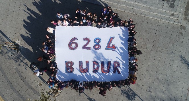 Kadıköy Belediyesi’nin kadın çalışanları “6284” için sokağa çıktı
