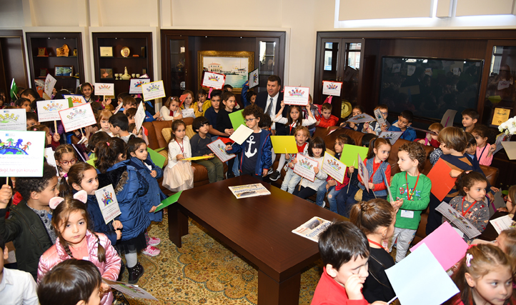 Çocuklardan Kadıköy Belediyesi’ne Pankartlı Ziyaret