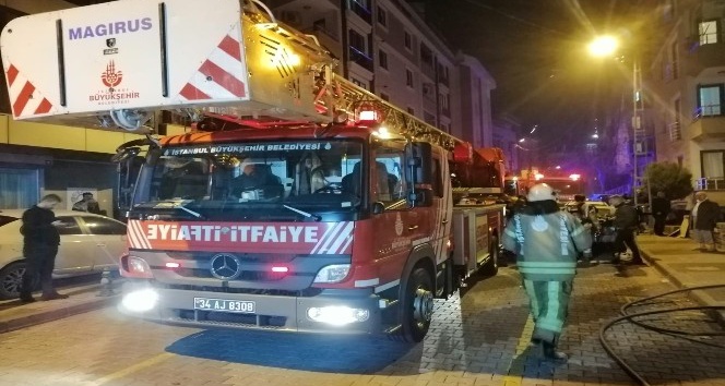 Maltepe’de elektrikli battaniyeden çıkan yangın korkuttu