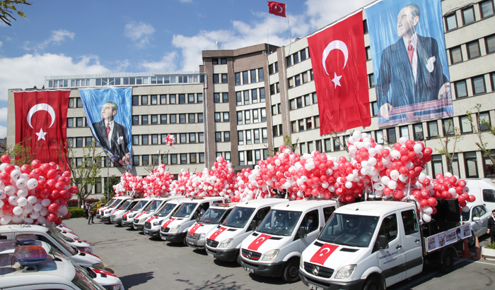 Kadıköy’de 23 Nisan’ın 100’üncü Yılında Gökyüzüne binlerce balon uçuruldu