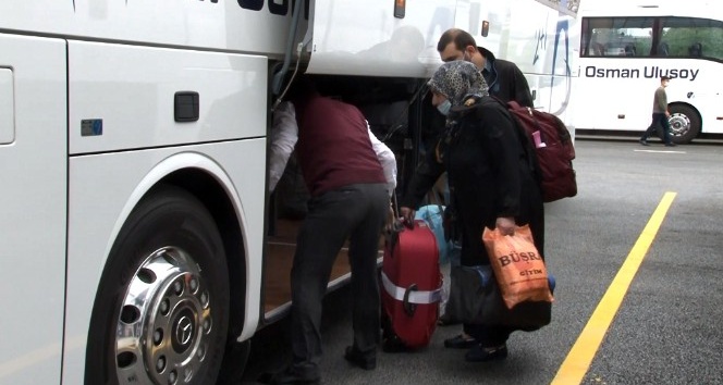 Seyahat İzin belgesini alan 65 yaş üstü vatandaşlar İstanbul’dan ayrılmaya başladı