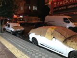 İSTANBUL'DA BEKLENEN SAĞANAK YAĞIŞ VE DOLU ÖNCESİ VATANDAŞLAR ARAÇLARINI KORUMAK İÇİN BATTANİYE, HALI VE KARTONLARLA KAPATTI. (FURKAN TAN/İSTANBUL-İHA)
İstanbul'da beklenen sağanak yağış ve dolu öncesi vatandaşlar araçlarını korumak için battaniye, halı ve kartonlarla kapattı.