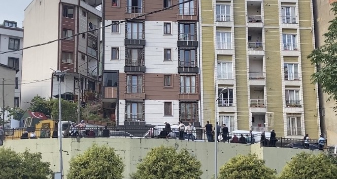 İstanbul’da kadın cinayeti: Eşini öldüren koca kendi başına sıktı