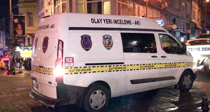 Kadıköy’de rehine krizi: Kocasını bıçakladı kızını rehin aldı