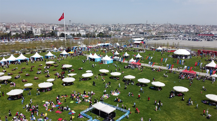 İBB tüm iştirak ve birimleriyle Yenikapı’da 23 Nisan Karnavalı düzenledi