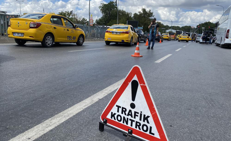 Kadıköy’de taksi denetiminde ceza kesilen sürücü: “Allah’tan gelen sorunum var”
