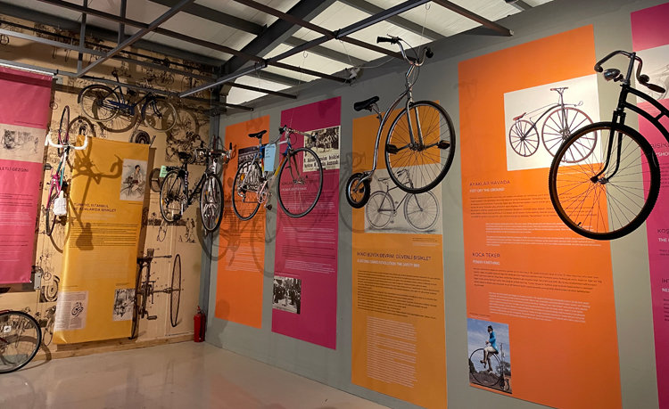 Bisiklet Sergisi, Adalar Müzesi Büyükada Aya Nikola ana binasında açılıyor  