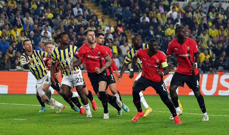 Fenerbahçe, Kadıköy’de Fransız ekibi Rennes ile 3-3 berabere kaldı