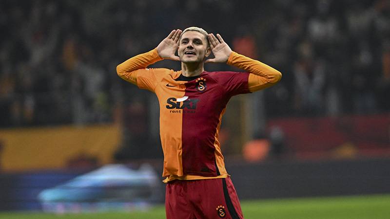 Galatasaray’ın Yıldızı Mauro Icardi, ‘’Aşkın Olayım’’ Şarkısından Vazgeçmiyor!
