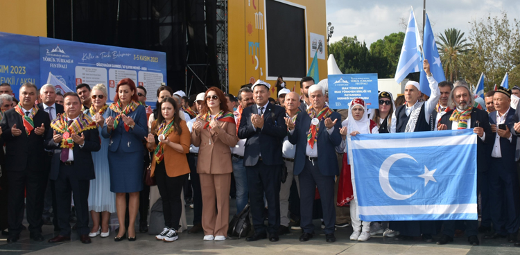 Irak Türkmenleri 2. Uluslararası Antalya Yörük Türkmen Festivali’ne damga vurdu