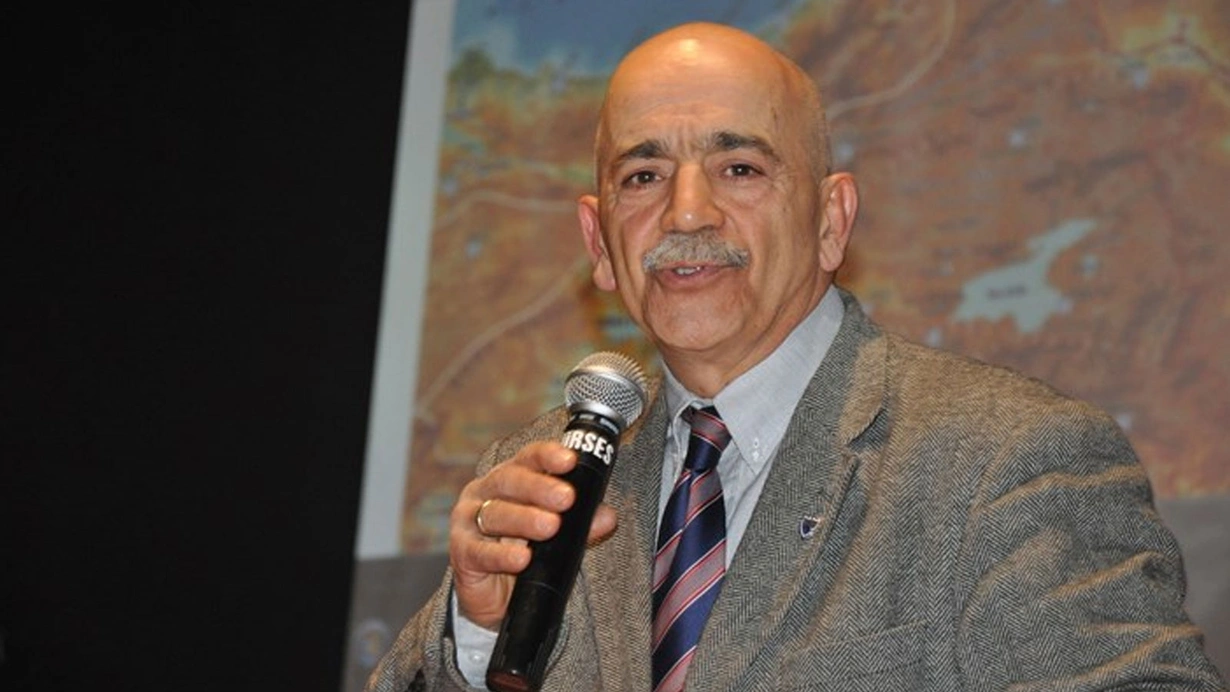 Tarihçi Araştırmacı ve Yazar Mustafa Çelik hayatını kaybetti