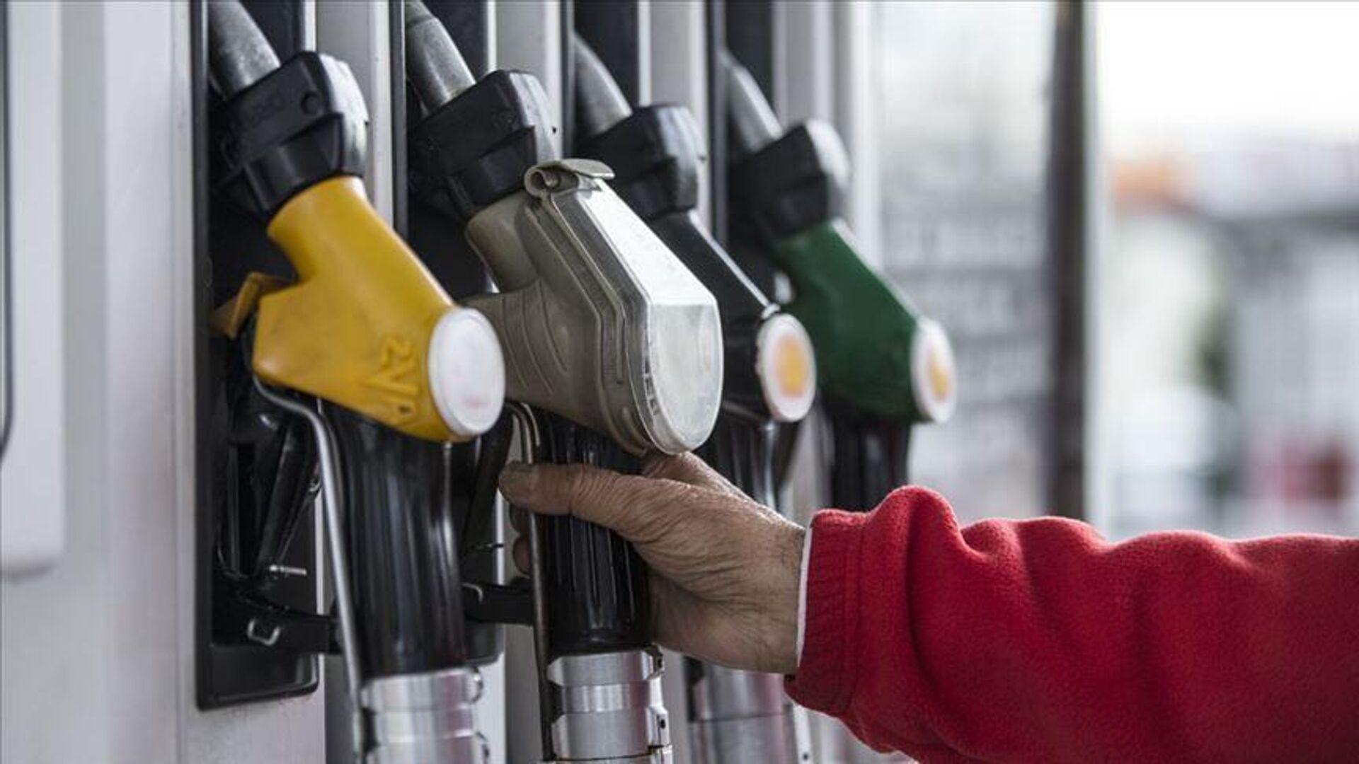 Aracı Olan Bin Pişman: Benzin, Motorin ve LPG’de Yeni Fiyatlar!