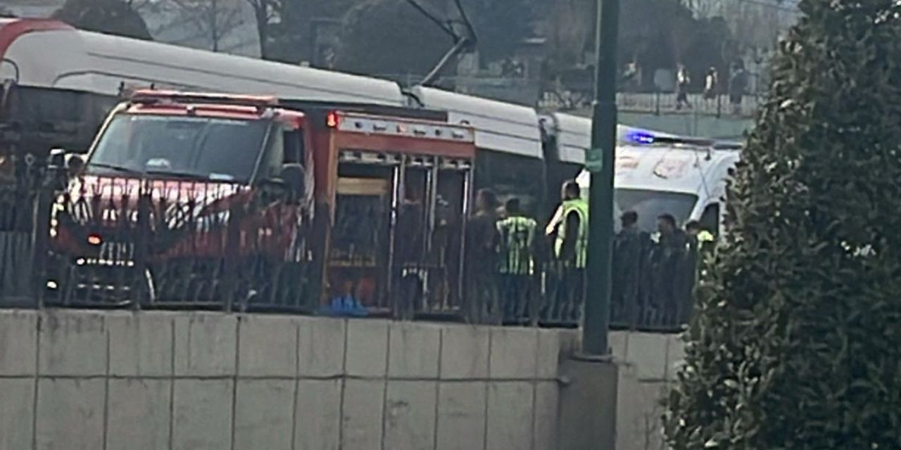Topkapı’da Tramvayın altında kalan 1 kişi yaşamını yitirdi!