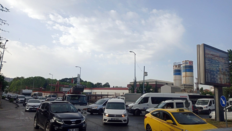 Yenidoğan Yol Kavşağı projesinde trafik çilesi bitmiyor