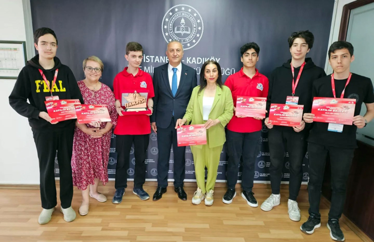 Fenerbahçe Anadolu Lisesi öğrencileri TEKNOFEST 2025’te Kuzey Kıbrıs’tan ödülle döndü