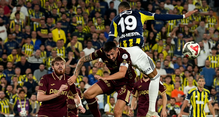 Fenerbahçe Trabzonspor’u Kadıköy’de tek golle geçti