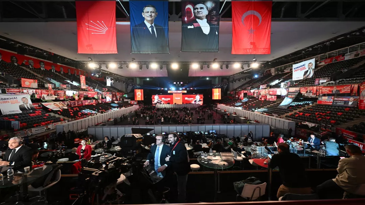 CHP’de kritik gün! Özgür Özel’in PM listesi kulisleri hareketlendirdi