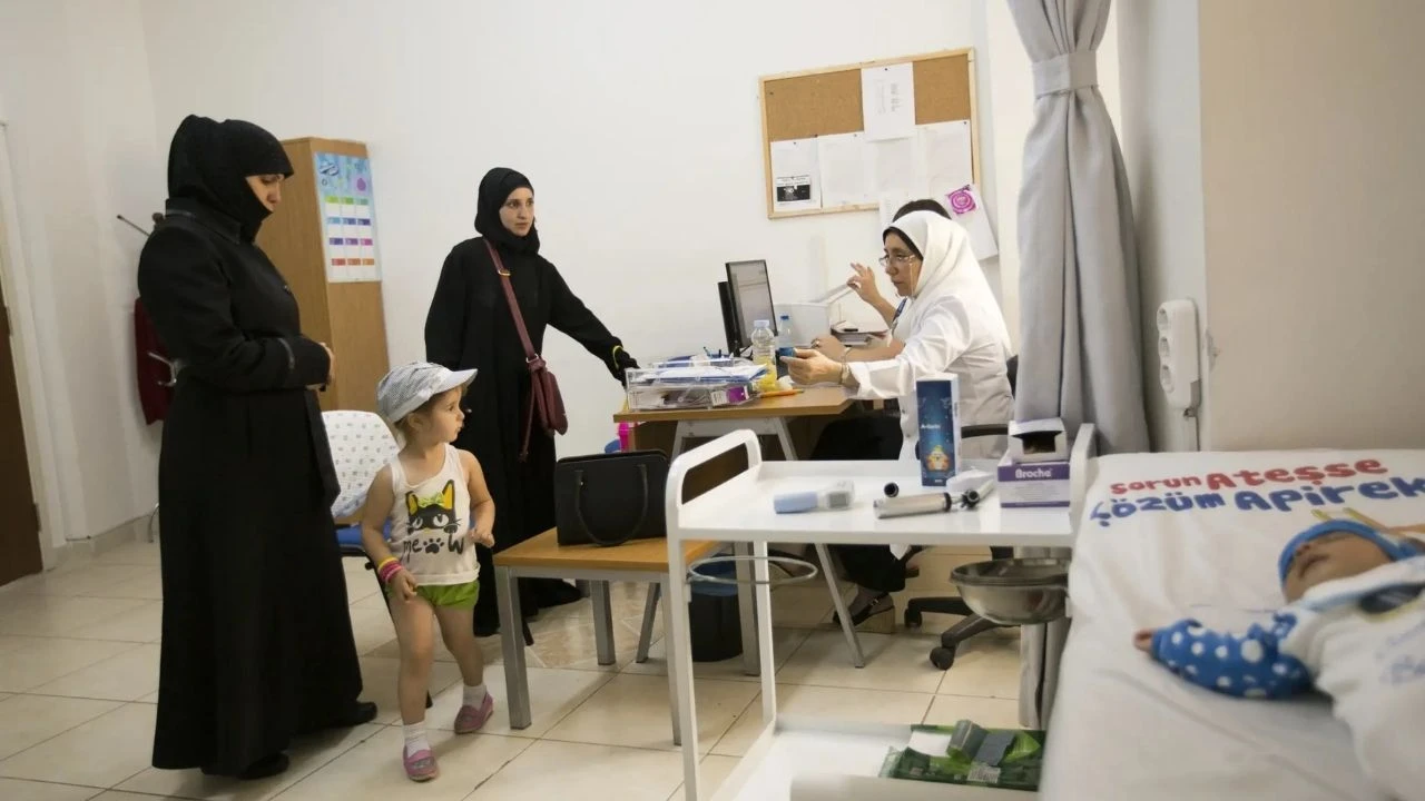 Resmi Gazete’de yayımlandı: Suriyelilere sağlık hizmetlerinde ücret dönemi başlıyor