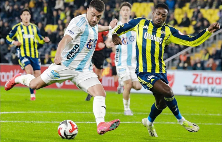 Fenerbahçe, Kadıköy’de Erzurumspor FK’nü 3-1 mağlup etti